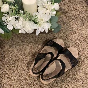 Black Dankso Sandals
